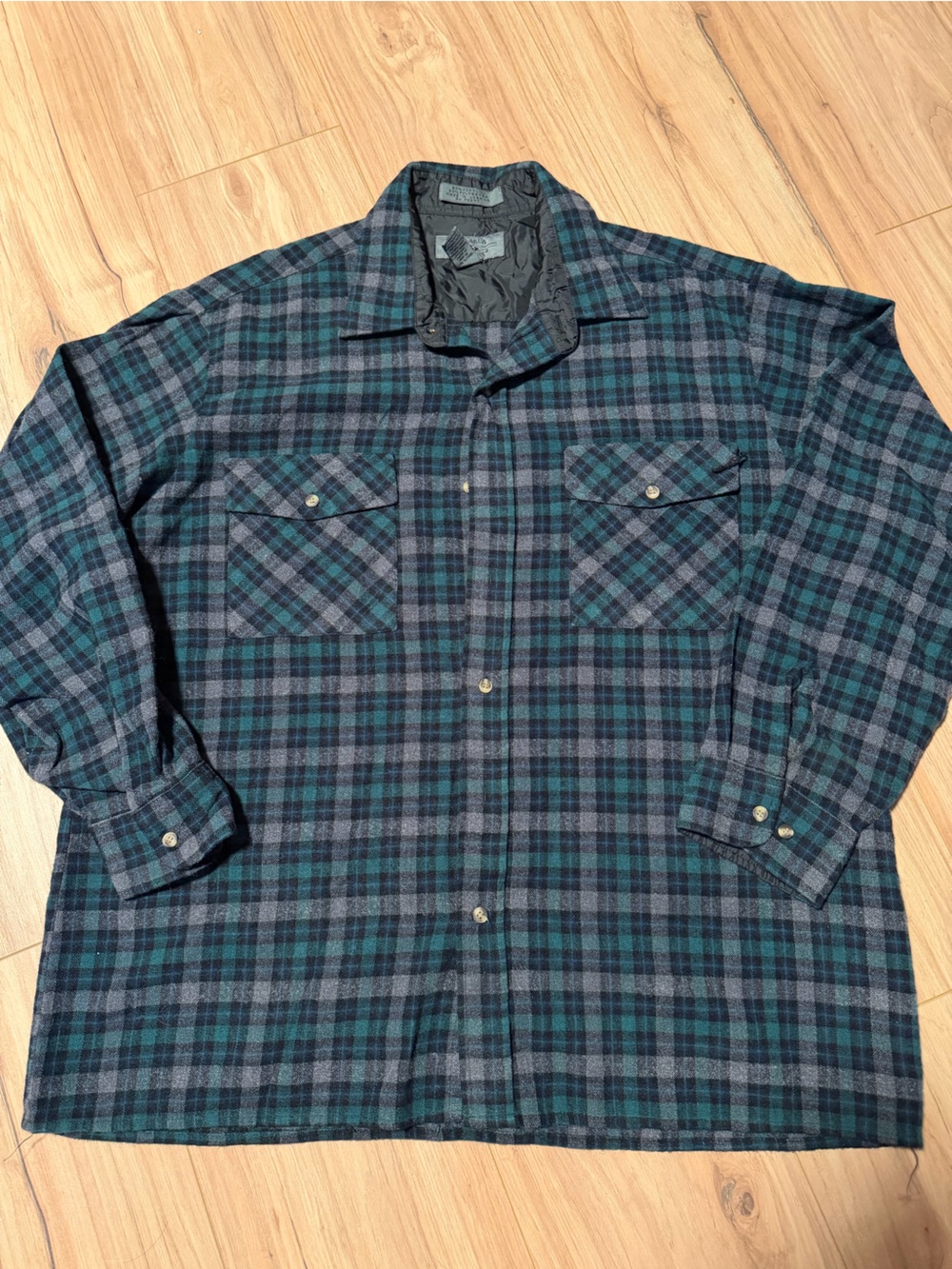 Vintage Bay Area Traders Men's Green and Gray Plaid Button-Up Long Sleeved Shirt